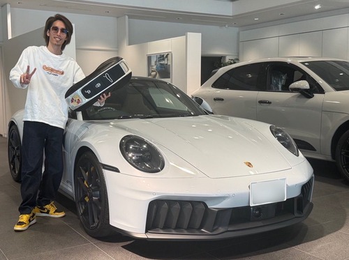 【画像】大人気ストリーマー、とんでもない高級車を購入するwww