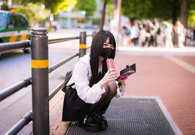 【画像】地雷系女子「これって斜視だよね？」→結果www