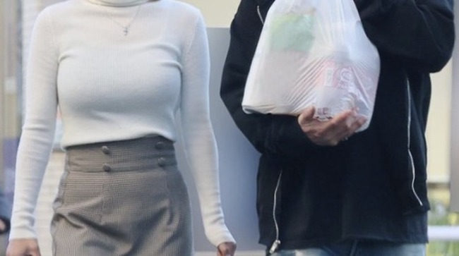 【画像】阿部一二三の彼女、乳がバカデカすぎるwww