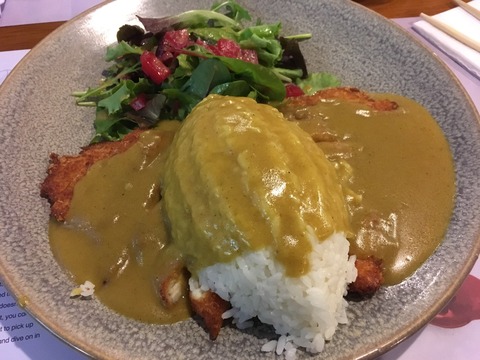 【画像】イギリスでバズってる日本の「カツカレー」、めちゃくちゃ美味そうwww