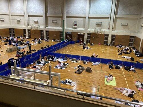 【悲報】熊本の避難所、酷すぎる・・・・・・・・・