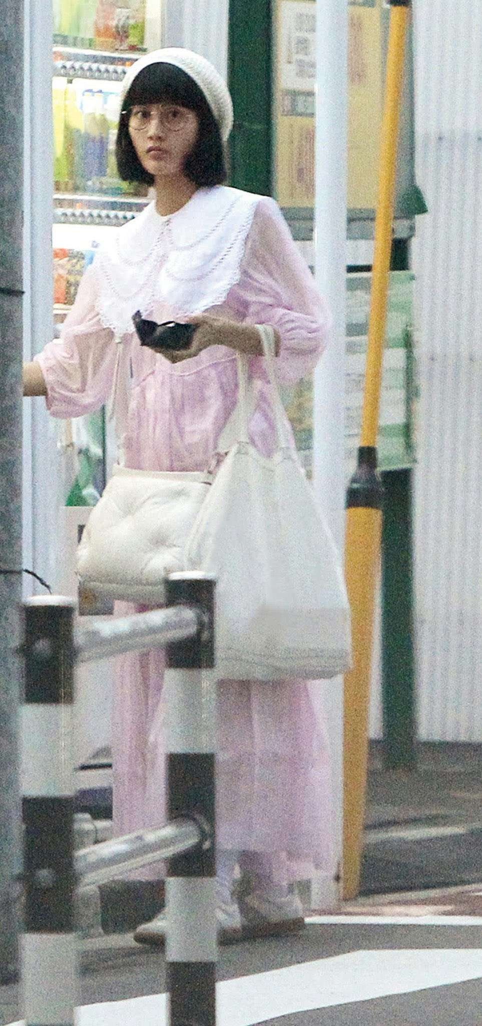 橋本愛、服装がヤバすぎて炎上wwwお前らの想像の6倍ヤバいwww