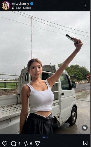 こういうのは「軽トラカッコいい！」と言うとアスペで女に嫌われて、「美人ですね！」と言わないとダメ
