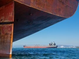 日本の船、ホルムズ海峡を通過