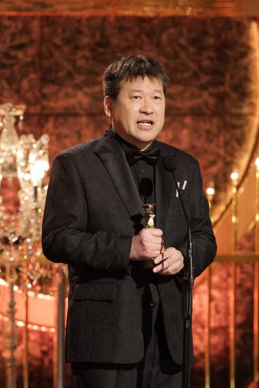 識者「佐藤二朗さんの事件は『女性にAED』と似た影響がでる」