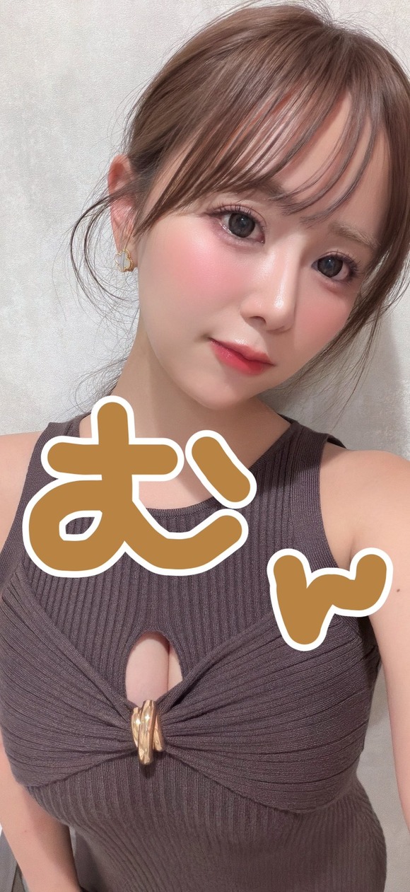 美人若手声優さん、うっかり谷間を見せてしまうwww（画像あり）