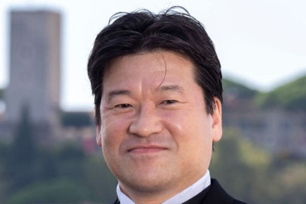 【文春砲】佐藤二朗、3人の俳優への“暴露メール”「爆弾ハラスメント」第2弾！
