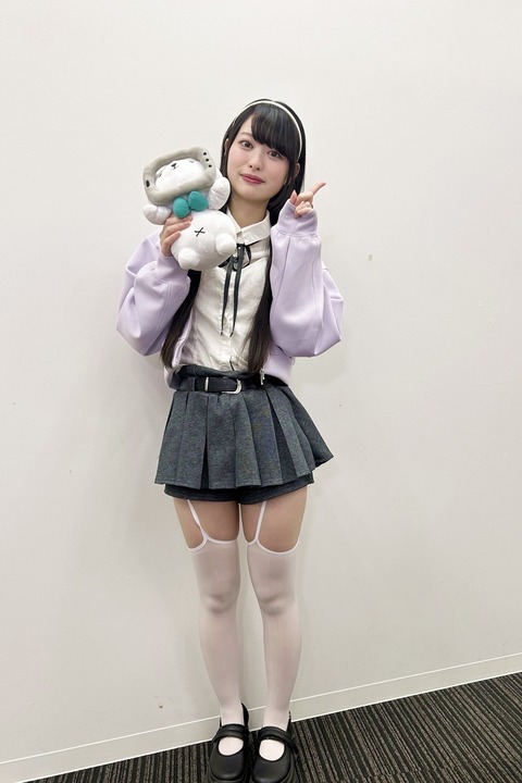 【画像】最近の声優、とんでもない格好を強いられるwww
