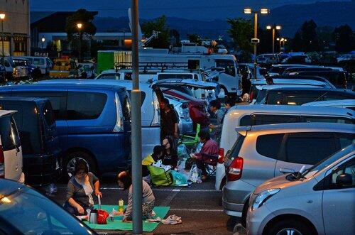【困惑】熊本で被災して車中泊してる人たちって何で県外に脱出せんの？・・・・・・・・・