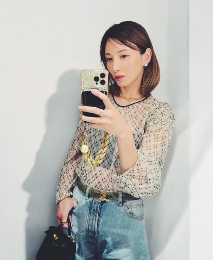 【画像】加藤あいさん(41)、ちょっとだけ攻めるｗ