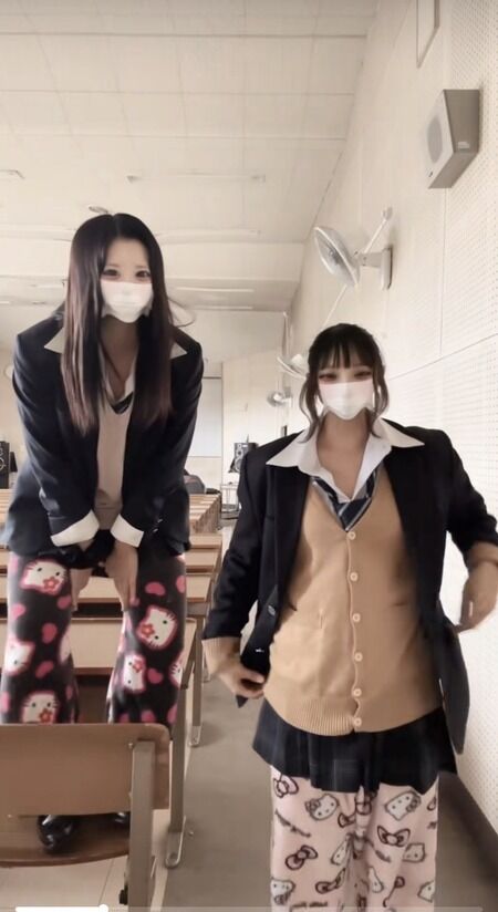 【画像】最近のJKの頭身、ガチでエグいwww