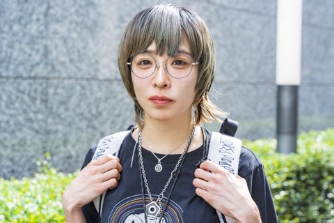 【画像】角由紀子(43)とかいうオカルト界のアイドルwww