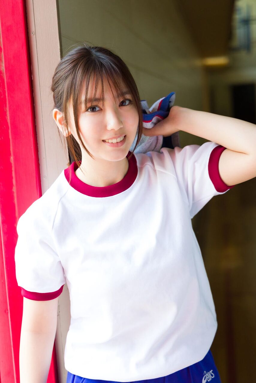 【芸能】沢口愛華、ビキニの紐は1本のみ　変形水着が話題！ 「ちょっと動いたら絶対ずれそう」
