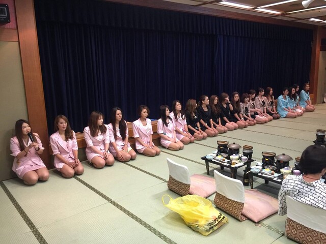 【画像】宴会にコンパニオン呼ぶ連中の正体www