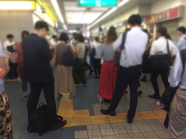 【衝撃】女さん「“ぶつかりおじさん”っているでしょ。アイツら簡単にはじけ飛ぶから面白いｗ」→めちゃくちゃバズるwww