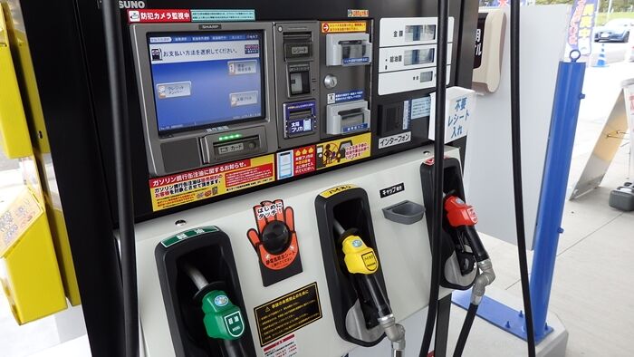 『地震が発生した熊本県のガソリンスタンドの列を割り込むマスゴミも前回の熊本地震時にもやっていて批判の声上がる件』