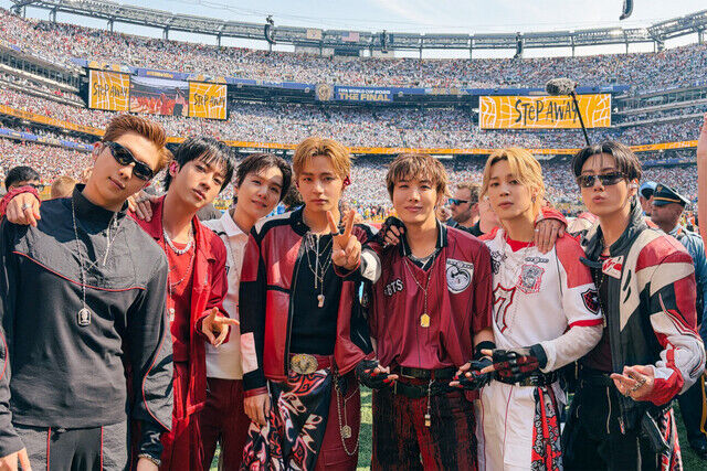 【悲報】ワールドカップ決勝ハーフタイムショーに出演したBTSさん、世界中でメチャメチャ叩かれる…