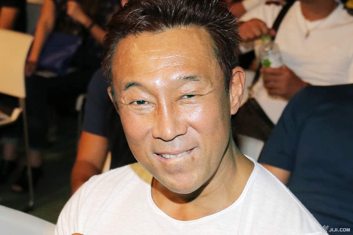 【悲報】薬師寺保栄さん、妻に無断で28歳交際相手との養子縁組届を出した結果