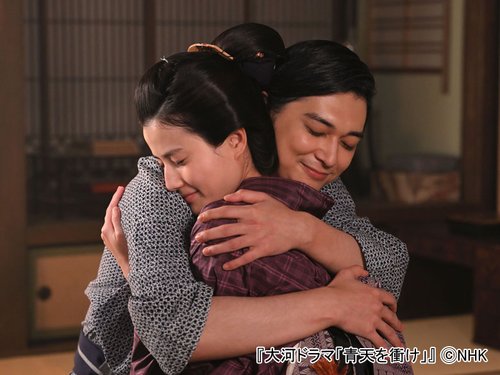 【困惑】橋本愛さんと佐藤二朗さんの騒動、「アドリブの有無」が焦点に