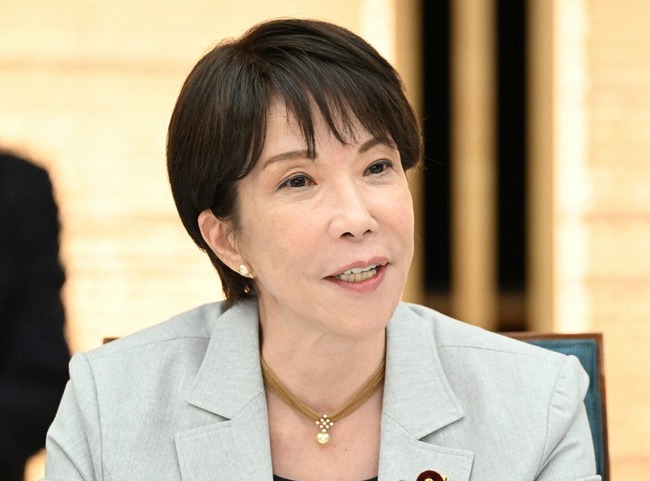 【悲報】高市早苗「分厚い資料熟読してます！風呂掃除もして寝不足です！」国民「……」