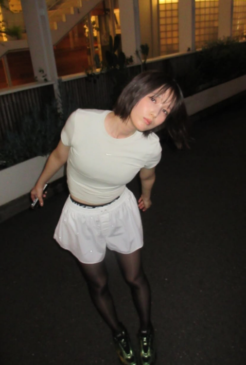 【朗報】本田翼さん(33)おっぱいの形が丸見えになってしまう