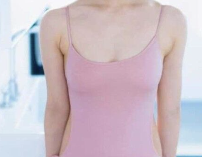 【画像】女子高校の男性教師さん、勃起しない方が無理www