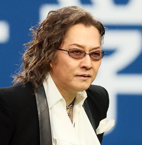 【困惑】石井竜也さん、急性虫垂炎でクルーズ船ステージ見合わせ→代役にあの90年代歌姫
