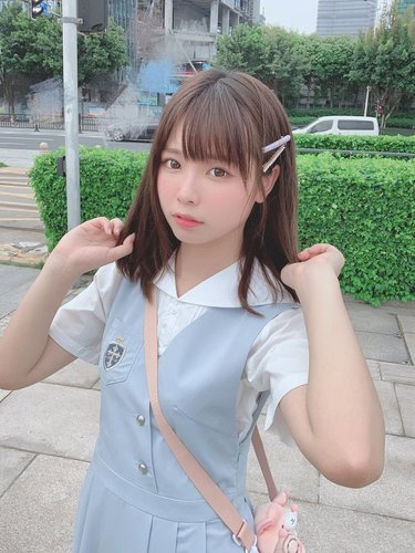 【画像】水色制服を着た中国人コスプレイヤー・リーユウちゃんが超可愛い！