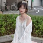 【画像】本田翼さん(34)、胸を強調した服を着てセクロスアピールしてしまう
