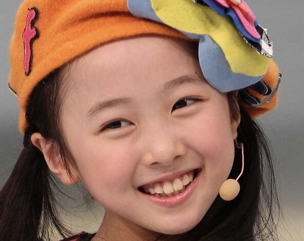 【画像】本田望結さん、スーツ乳房がすごいことになるwww