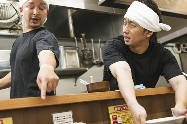 【呆然】店員「にんにく入れますか？？？」俺「いえ、いいです」店員「いや…に・ん・に・く・入・れ・ま・す・か？」⇒結果ｗ