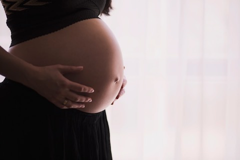女「結婚！妊娠！産休！育休！」ぼく「この人雇う意味ある？」