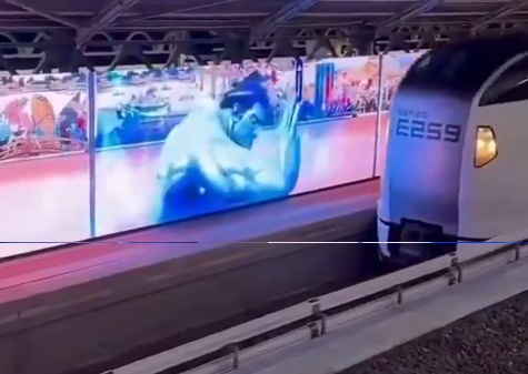 【動画】都内某駅にエドモンド本田登場www