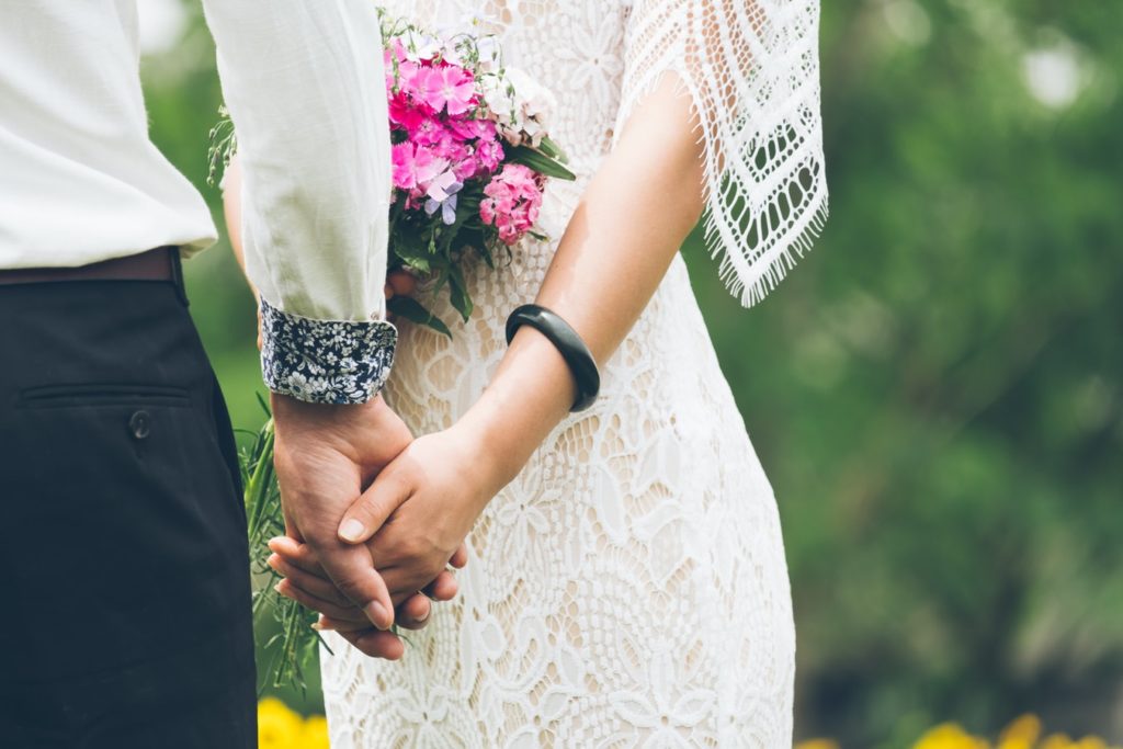 親「妹が結婚するから両家の顔合わせに来なさい」俺「わかった」　→　当日、会場にはいるはずがない人がいた。　俺「なんでお前が……..」