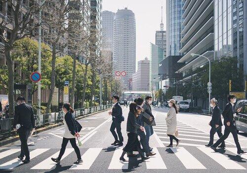 【悲報】横断歩道の渡り方を見ているとそいつが善人か悪人なのかが分かるよな