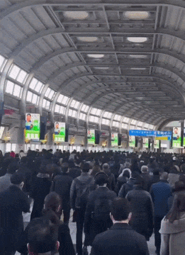 韓国人「これが本当に毎日の光景なのか…！」→日本の地下鉄駅で見せた驚異的な通勤ラッシュ動画に韓国人がびっくり仰天
