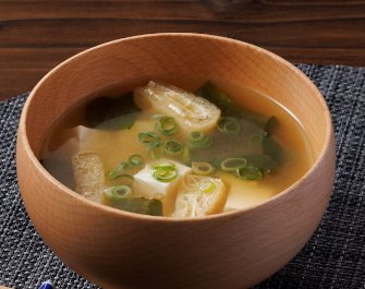 父親「値上げラッシュでお味噌汁が飲めません…」息子「本当は味噌汁飲みたい」