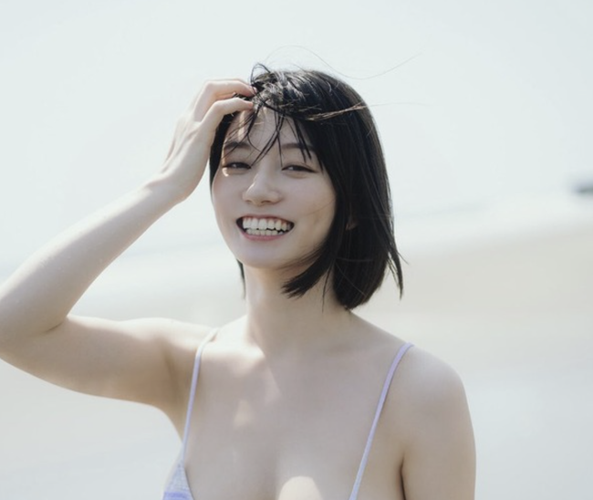 【画像】瀬戸環奈のファンサービス、もう勃起させにかかってるだろ…