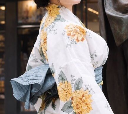 【画像】浴衣おっぱいwww
