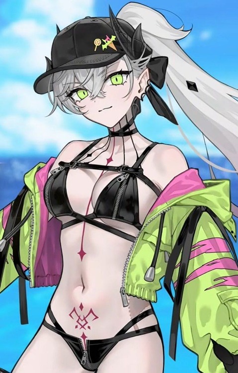 FGOのリリスさん、謎のSKB水着を着るwww