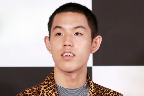 四千頭身・都筑（29）、ケツ触っただけで全てを失う。無期限活動休止。ファッションブランド休止