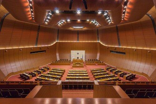 【悲報】福岡県議会もうめちゃくちゃ「議長辞めさせたくないので辞職の採決を中止します」