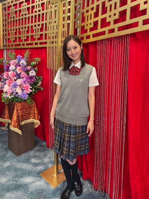 【画像】佐々木希(38)がJkの制服着た結果www