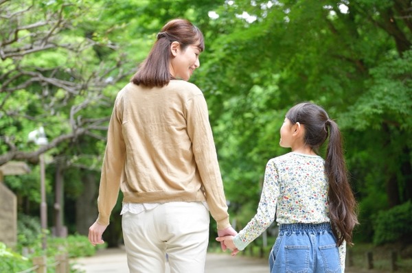 【警告】親にブラジャーを買って貰えなかった女性、こうなる⇒！！！！