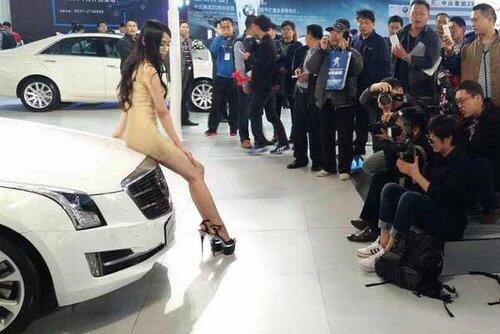 【動画】中国のモーターショーのコンパニオンのパフォーマンス、あまりに下品すぎる