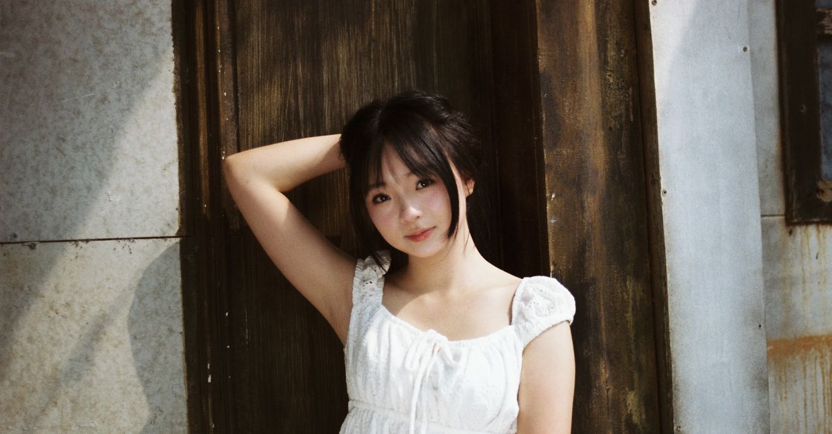 【画像】浜辺美波さん、剛毛だった。。。