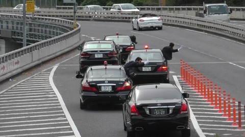 【奢れる者久しからず】高市の警護車列 首都高でSP箱乗り動画が炎上