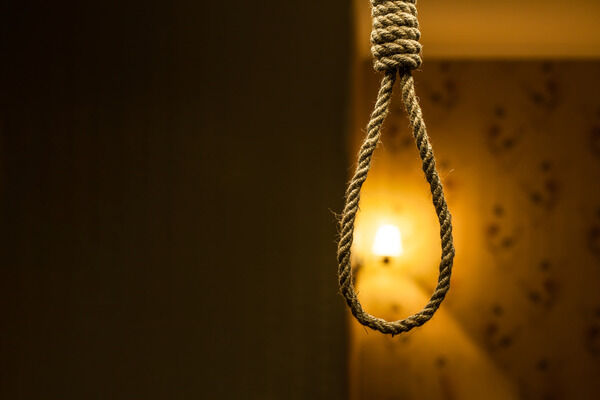 【衝撃】教え子のJC5人にレ●プした教師、死刑宣告直後に処刑される……。⇒!!!