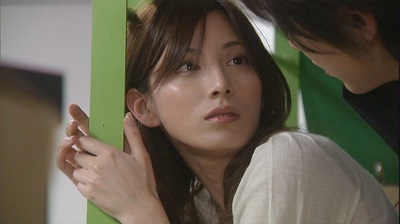 【画像】加藤あい(43)さん、バスタオル一枚の自撮りでアタシコしてしまうwww
