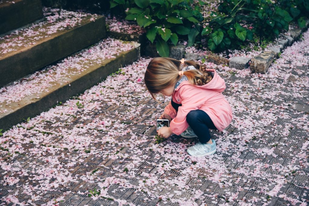 私「教えたげようか。あんたはウワキ相手の子供、托卵された子供だよｗ」A「いい加減なこというな！」私「みんな知ってるよ？かわいそうだから言ってないだけｗ」　→　そしてAはA母に確認してしまう……..